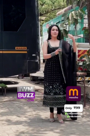 Floral Printed Sleeveless Straight Kurta With Trousers & Dupatta