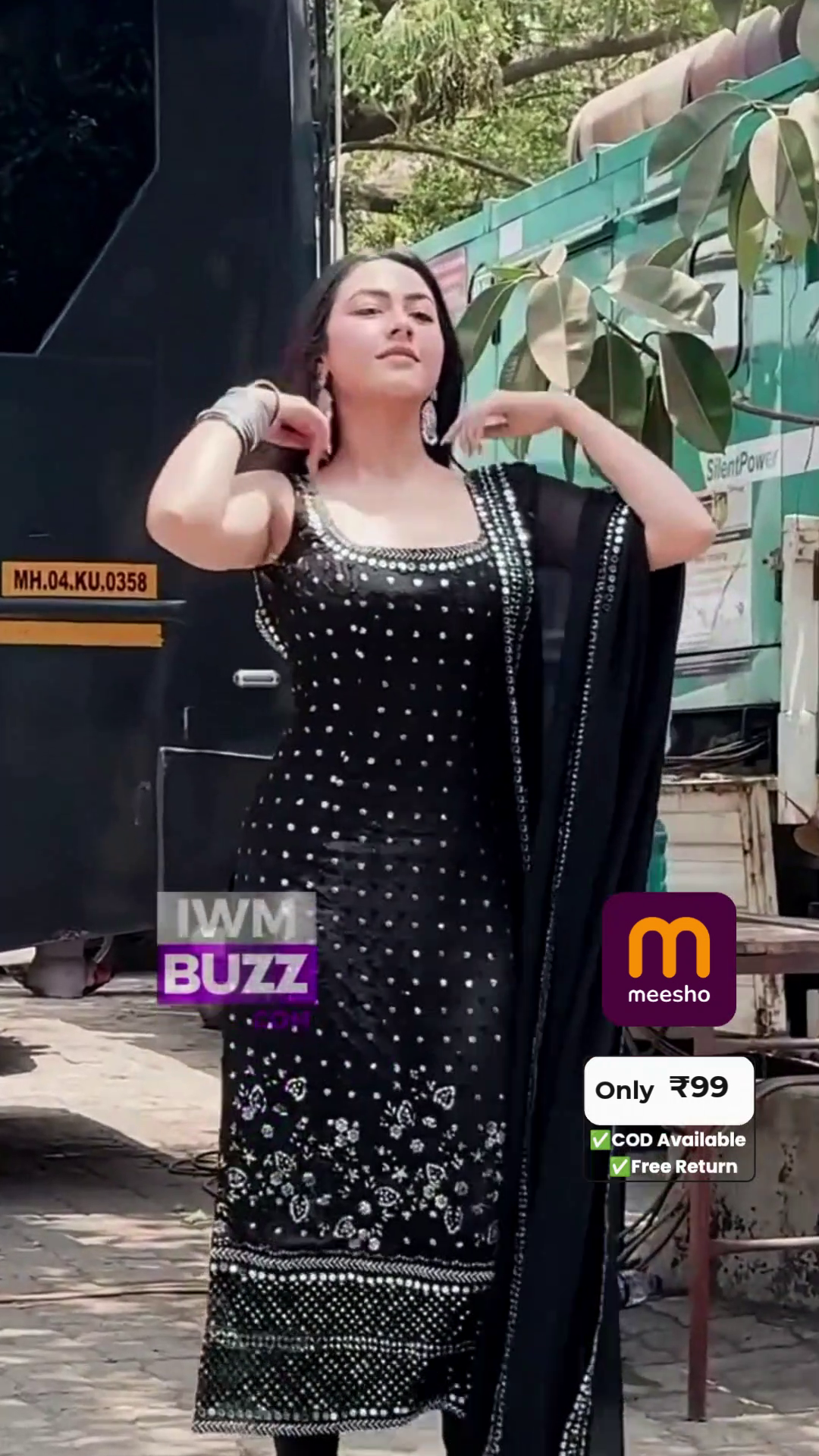 Floral Printed Sleeveless Straight Kurta With Trousers & Dupatta - Image 4
