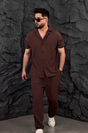 Men Solid Contrast Collar Casual Shirt