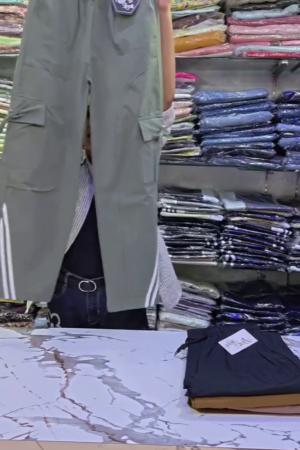 Men Relaxed Fit Cargo Trousers