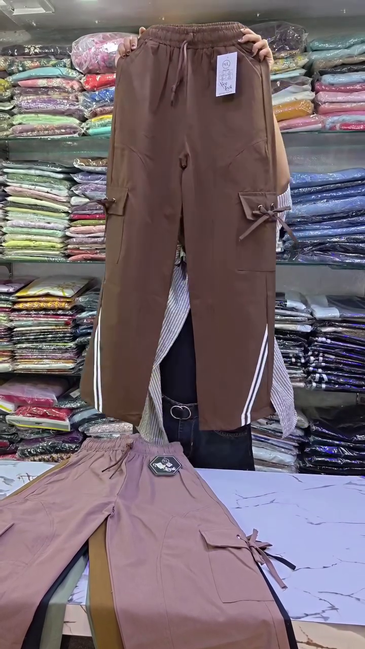 Men Relaxed Fit Cargo Trousers - Image 3