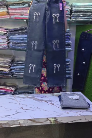 Comfort Bow Detailed Light Fade Jeans