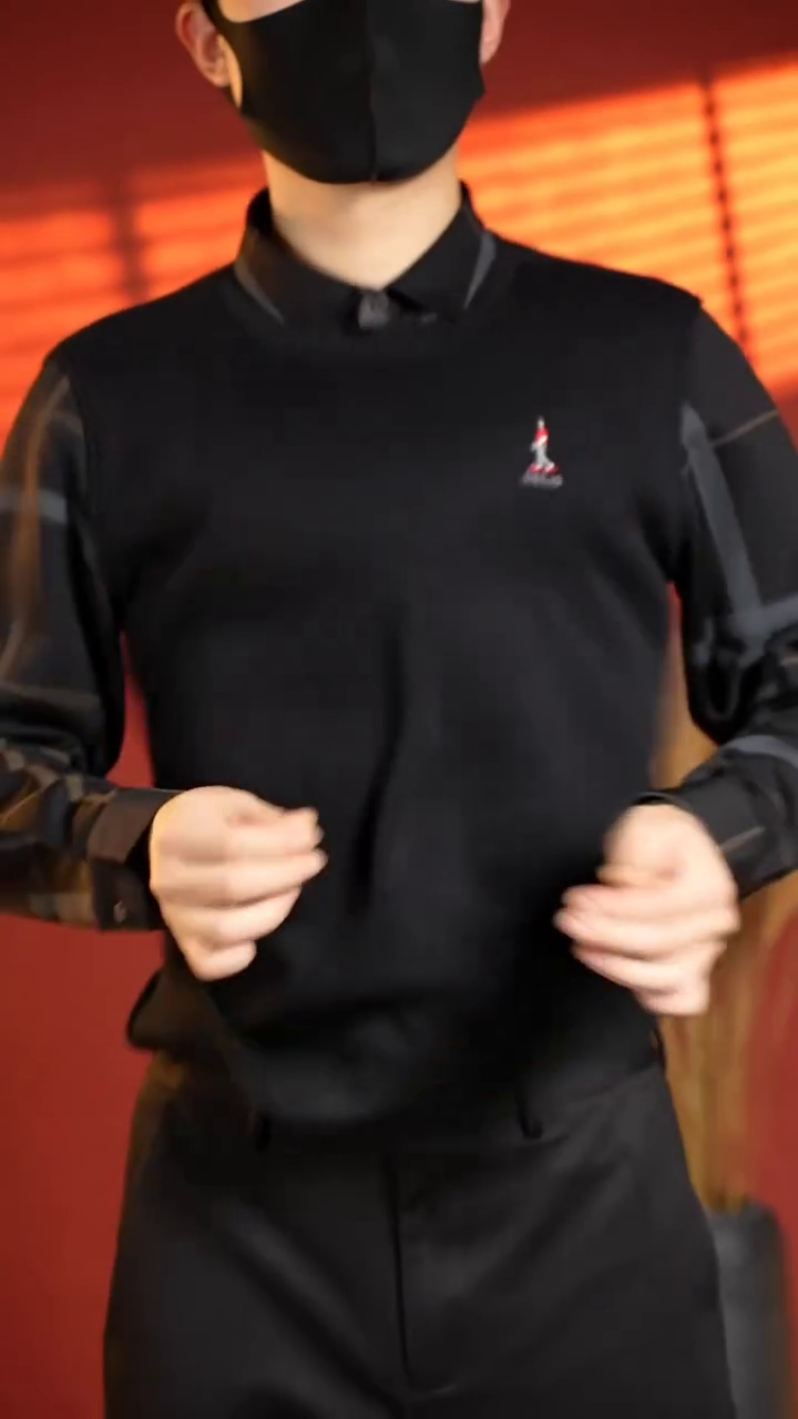 Hooded Classic Sweatshirt - Regular fit | Uni Style - Image 4