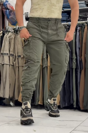 Men High-Rise Cotton Cargos Trousers