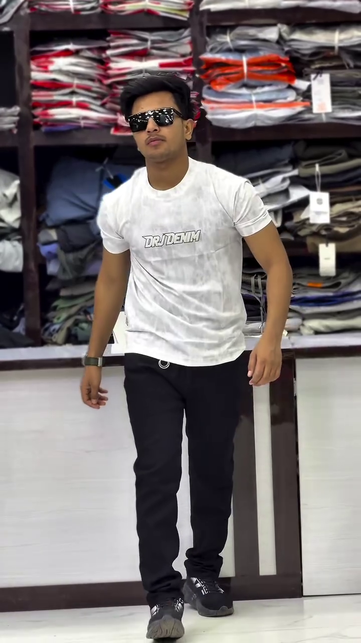 Men Embroidered Round Neck Oversized T-shirt - Image 7