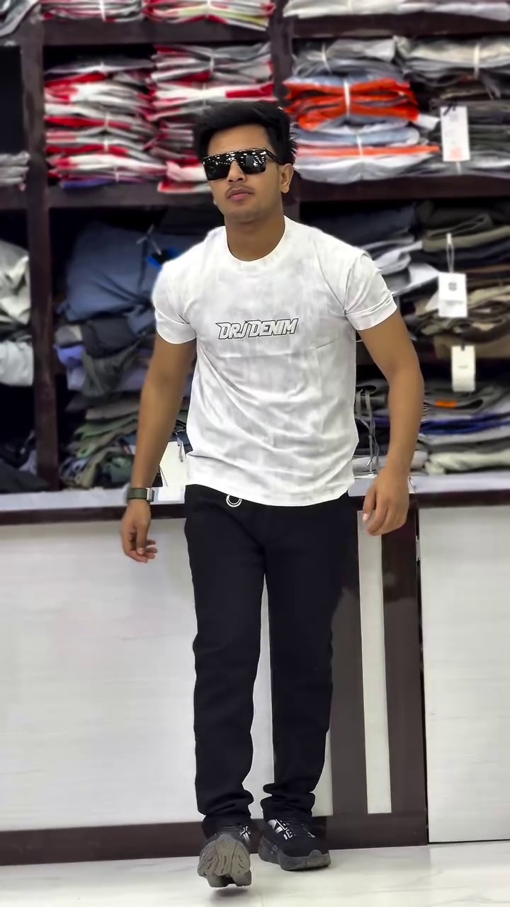 Men Embroidered Round Neck Oversized T-shirt - Image 9